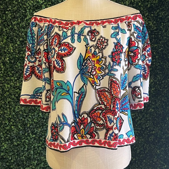 Free Market Top - Picture 1 of 4